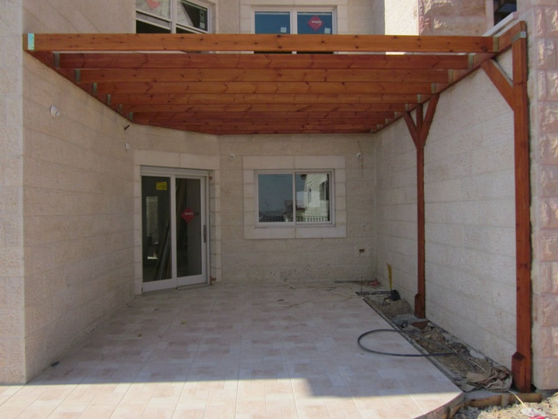 New house with new pergola in Elazar, Gush Etzion